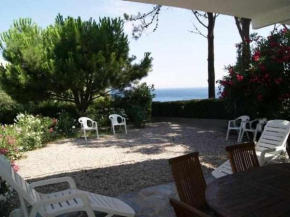 FENER DE BAIX 83 casa con jardín y vistas al mar